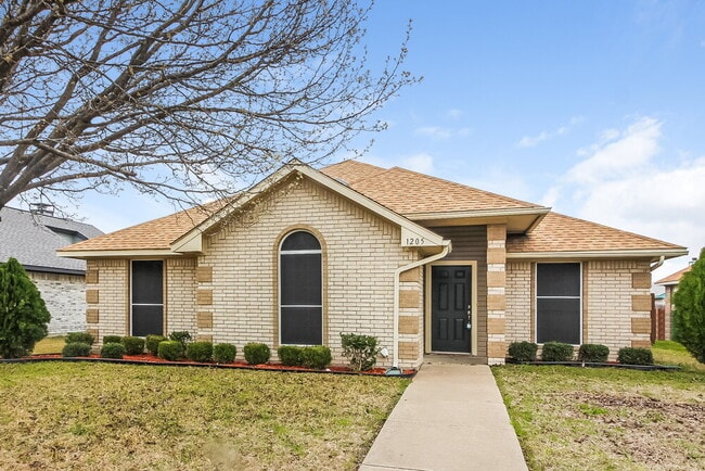 Building Photo - 1205 Hall Rd