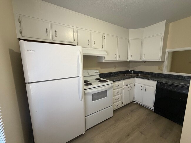 Photo - Exclusively Offered by Muse Realty, LLC