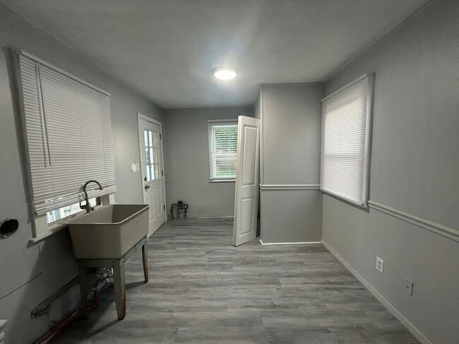 Photo - 25511 Pennie St