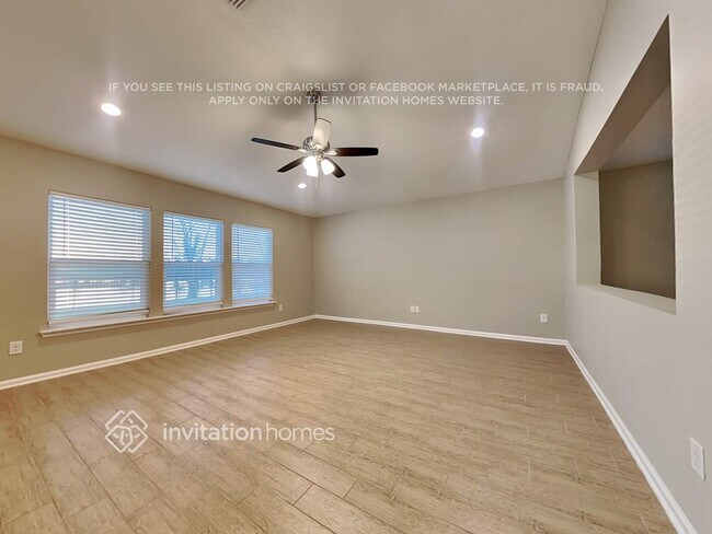 Photo - 78 Fallen Oak Tr