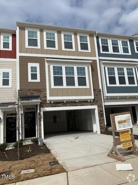 Building Photo - 1241 Commack Dr Rental