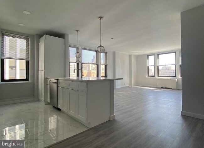 Building Photo - 135 S 19th St Unit 1611-12 Rental