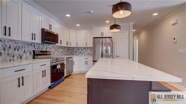 Photo - 16A Alexander Hamilton Ct Unit B