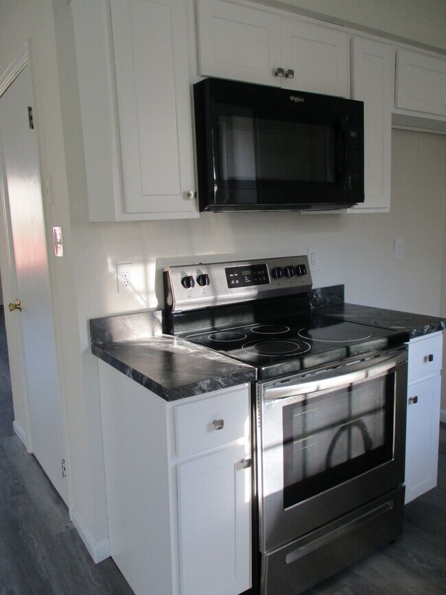 Photo - 3BR Townhome in Northampton School District