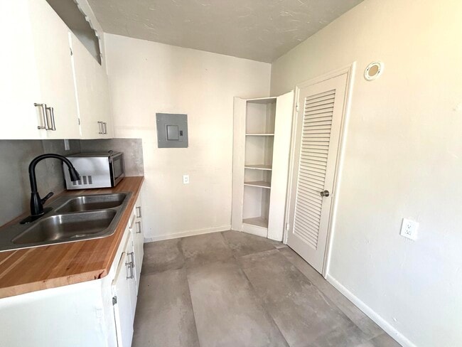 Building Photo - 304 Ocean Breeze