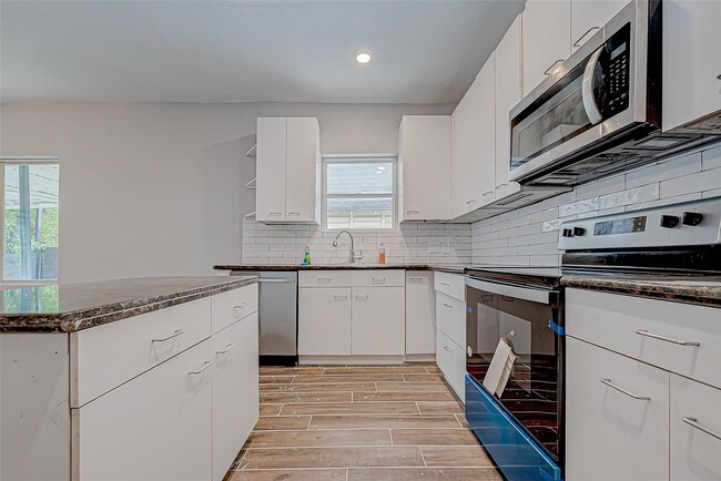 Building Photo - 7422 Avenue I