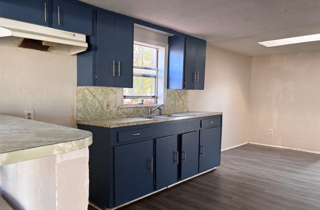 Photo - 2621 Tarlton St