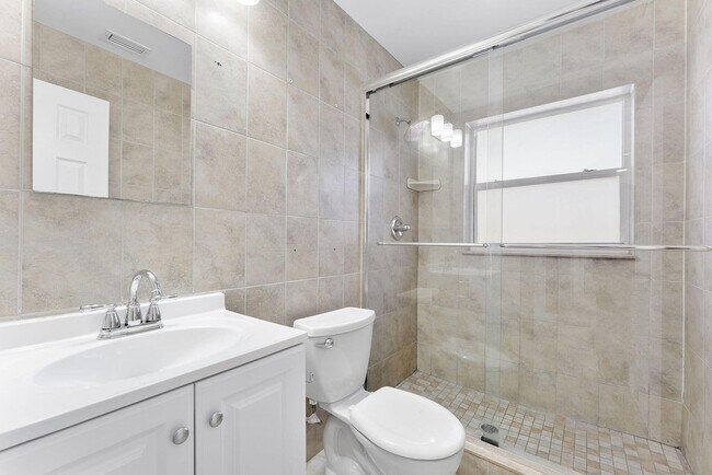 Photo - 105 NW 7th Ct