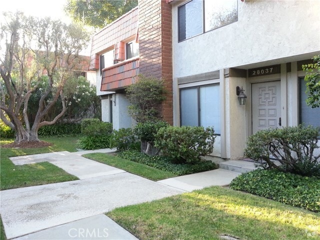 Building Photo - 28037 Ridgebrook Ct Rental