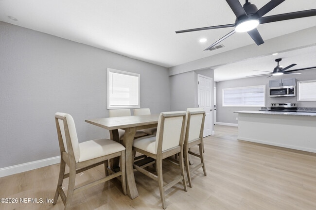 Photo - 9565 Carbondale Dr W