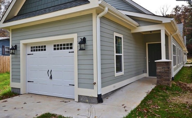Building Photo - Townhouse walking distance from Black Moun...