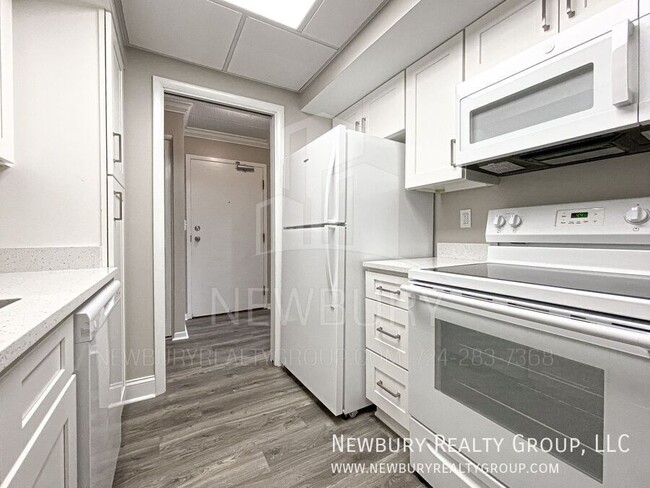 Building Photo - 530 N Main St