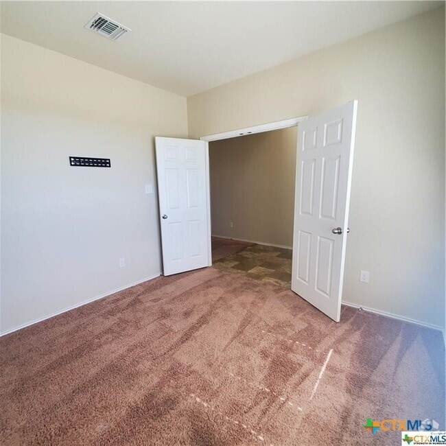 Building Photo - 1400 Shim's Blvd Rental