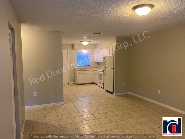 Photo - Spacious 3/1 Duplex with Laundry Room Unit 1127