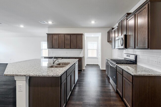 Photo - 709 Smokey Trail