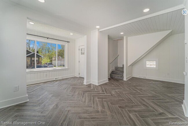 Photo - 575 E Drayton St