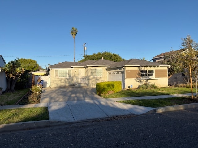 Building Photo - 4360 Mentone Ave