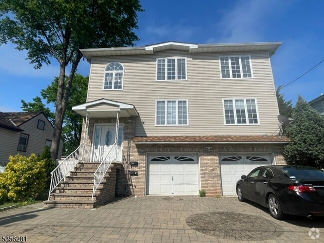 Building Photo - 1405 Mopsick Ave Unit 2 Rental