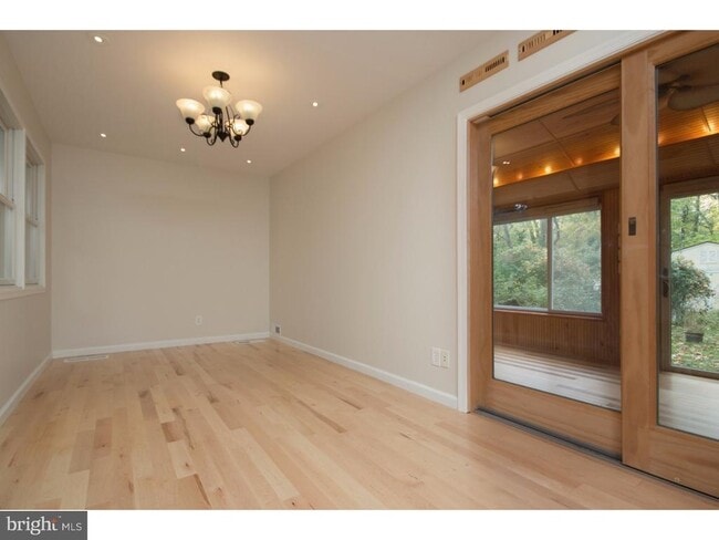 Photo - 384 Walnut Ln
