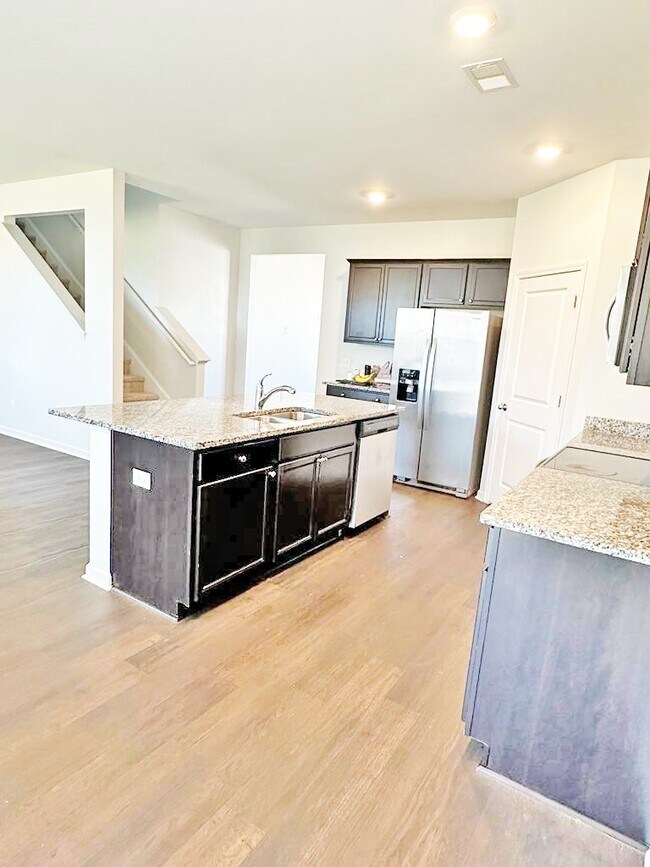 Photo - 163 Hogan Dr