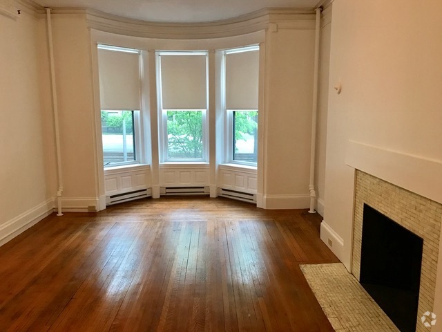 Building Photo - 1079 Beacon St Rental