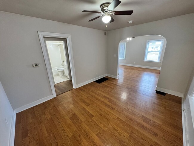 Photo - W. Collins Ct., 210 1/2 Unit W. Collins Ct., 210 1/2 -  1