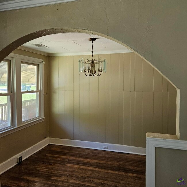 Photo - 7034 Moseley Rd
