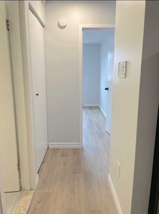 Photo - 471 Tecumseh Rd W Unit 104