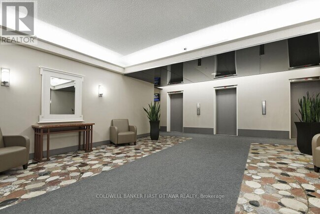 Photo - 1785 Frobisher Ln Unité 503