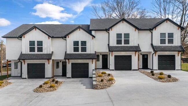 Photo - 124 Shipman Dr