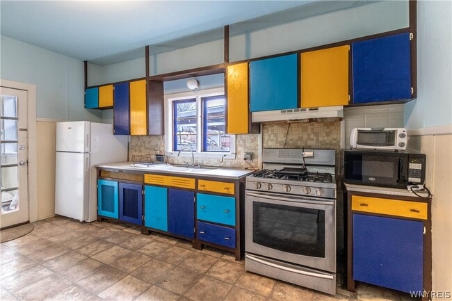 Photo - 107 Hawley St