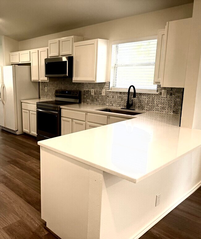 Photo - 1406 Cougar Country