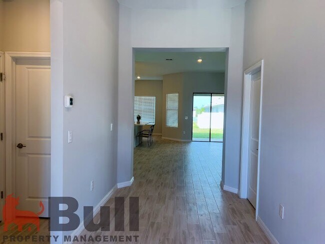 Photo - 1980 GOBLET COVE St