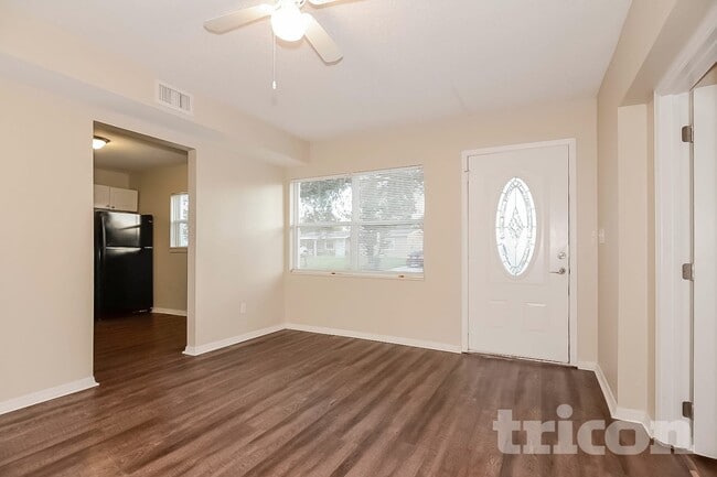 Photo - 4417 W Knox St