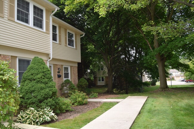 Building Photo - 1594 Brentwood Dr Unit 1594 Brentwood