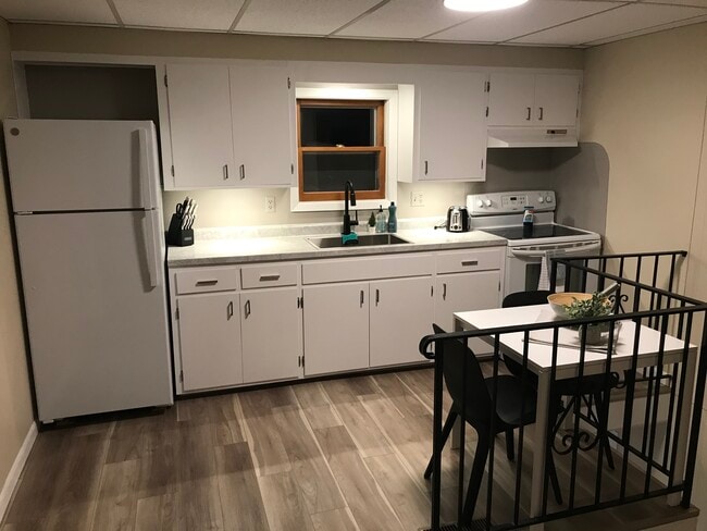 kitchen - 6455 MN-114 House Unit Upperlevel