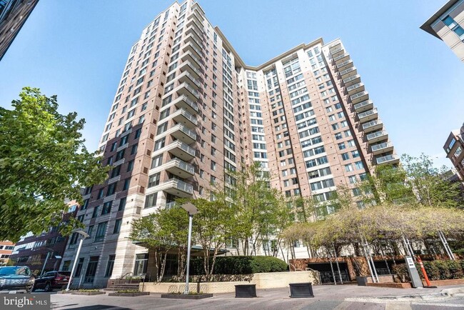 Photo - 851 N Glebe Rd Apartment Unit 205