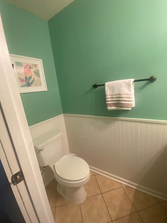 Photo - Golf Colony 12 F