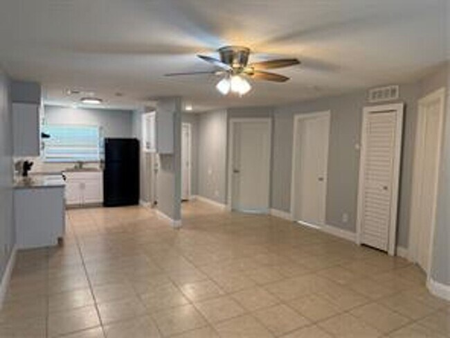 Photo - 2/1 in Groveland