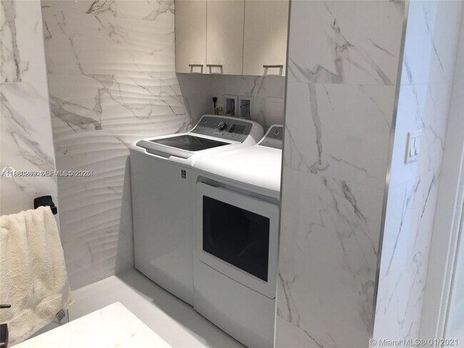 Photo - 16485 Collins Ave Unit 538