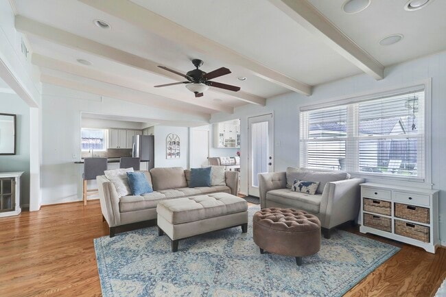 Photo - 12318 Woodthorpe Ln