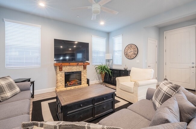 Photo - 588 Rosa Monte Wy