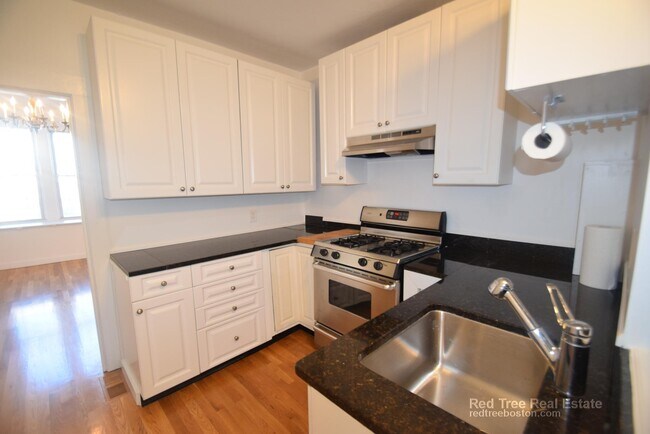 682 Parker St Unit 1