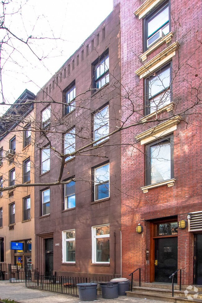 Photo - 202 E 76th St