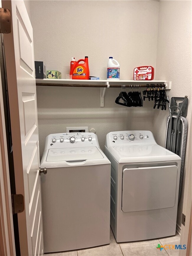 Photo - 1733 Yaupon Grove Ln
