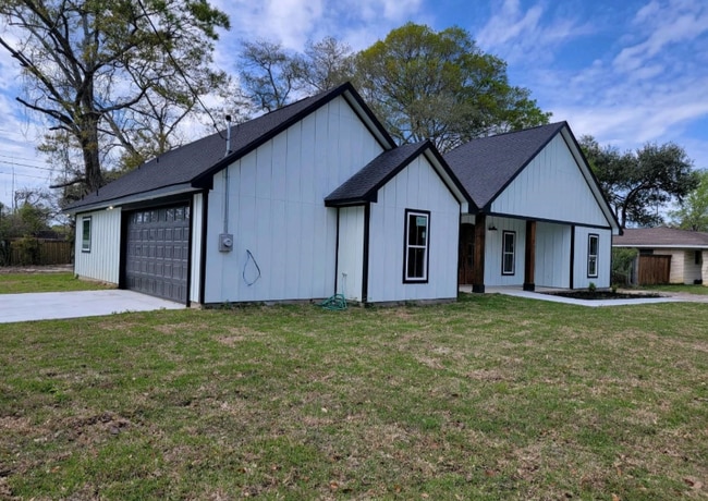 Building Photo - 1101 N 2nd St