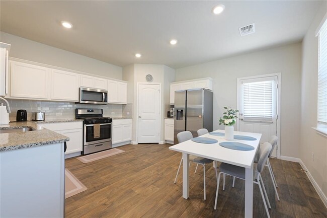 Photo - 14008 Levy Ln