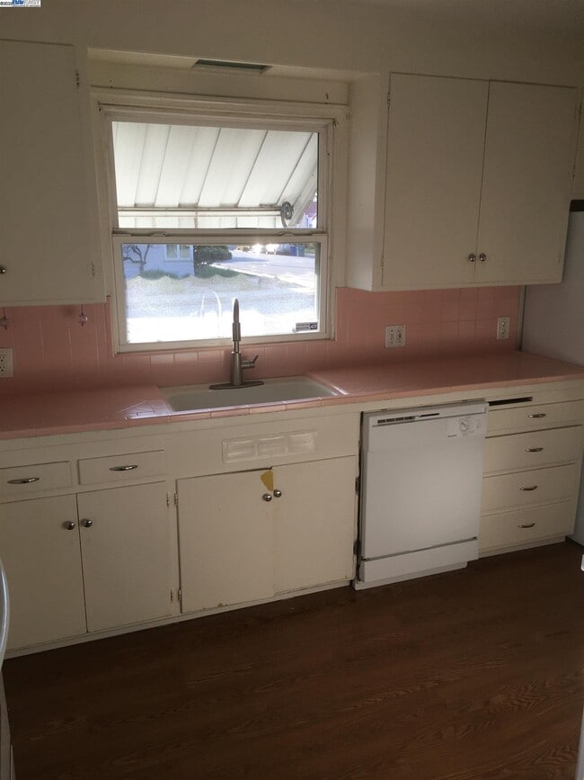 Photo - 500 Fortuna Ave