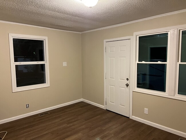 Photo - 6216 Church St