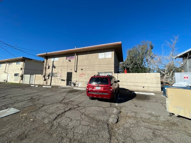 Photo - 3380 Brussels St Unidad 4